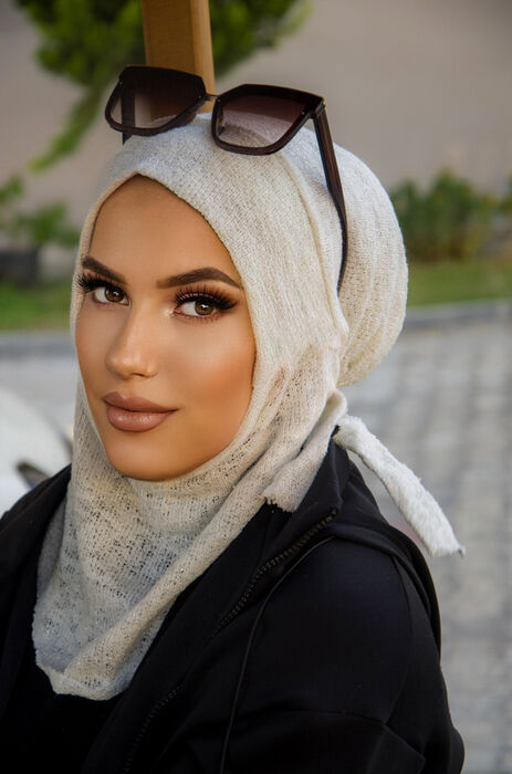 Beyaz Triko Kışlık Spor Bone Hijab